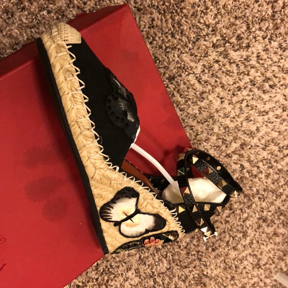 Valentino Wedge